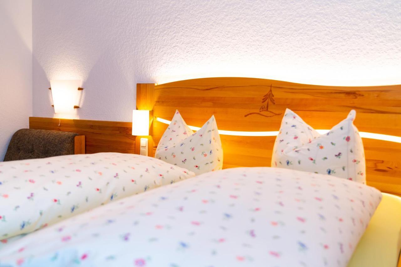 Rennsteighotel Gruener Baum Schmiedefeld am Rennsteig Dış mekan fotoğraf